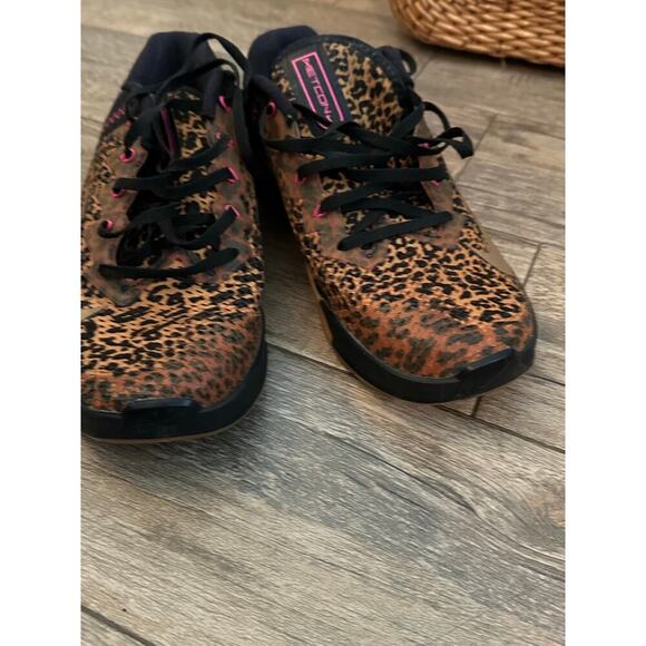 Nike Black Metallic Gold Chutney Cheetah Print Metcon Running Shoes Size 10 - Picture 11 of 14